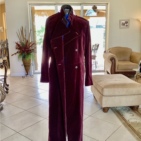 Gucci Red Trench Coat in Luxurious Velvet